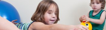 Fisioterapia pediátrica: claves para mejorar el desarrollo motor en niños